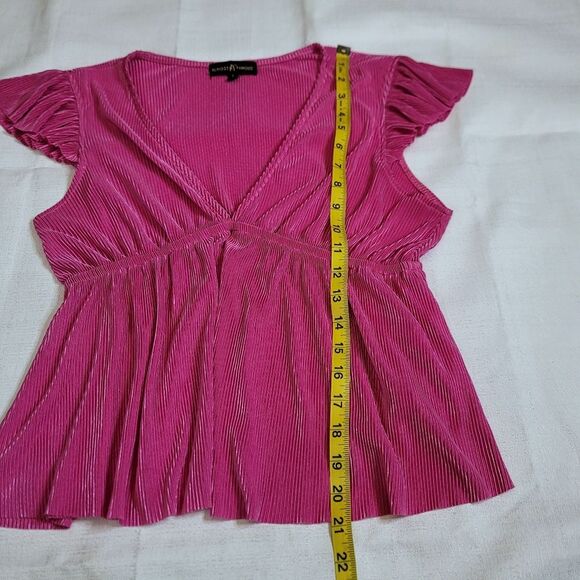 Almost Famous Ribbed Flutter Sleeve Pink Top Size Large - Picture 7 of 8